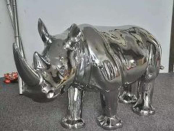 青島雕塑公司講解開荒牛的來歷？